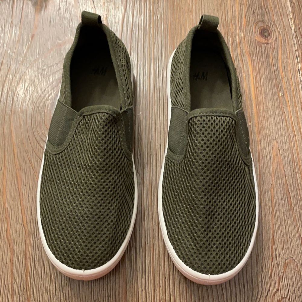 Slip on sneakers